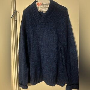 Beautiful, like-new men’s Original Penguin sweater